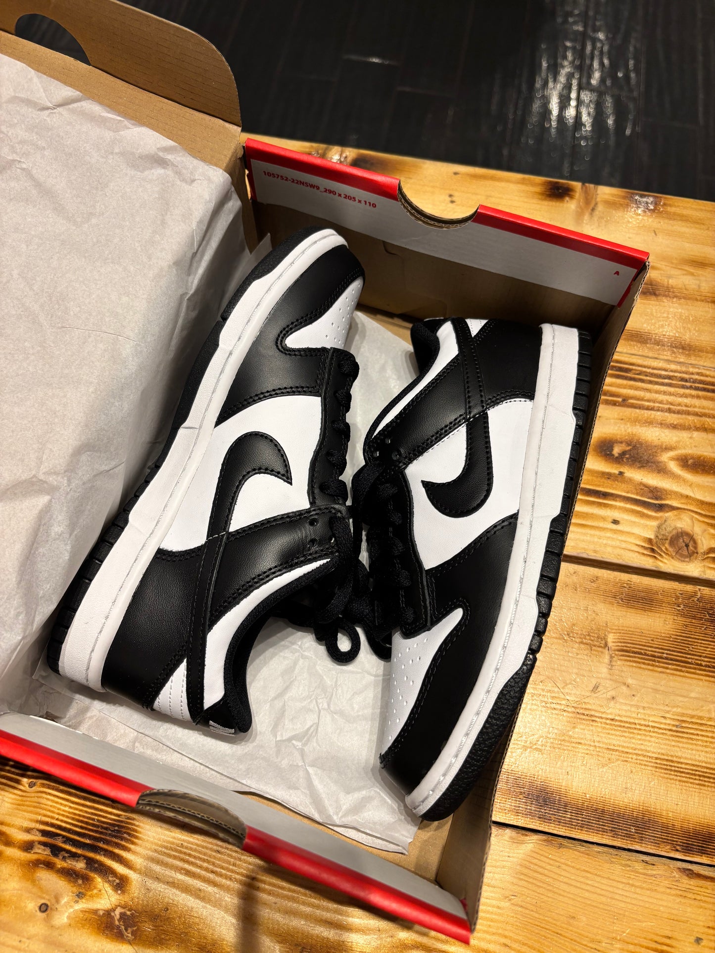 Nike dunk low panda/size 5.5y