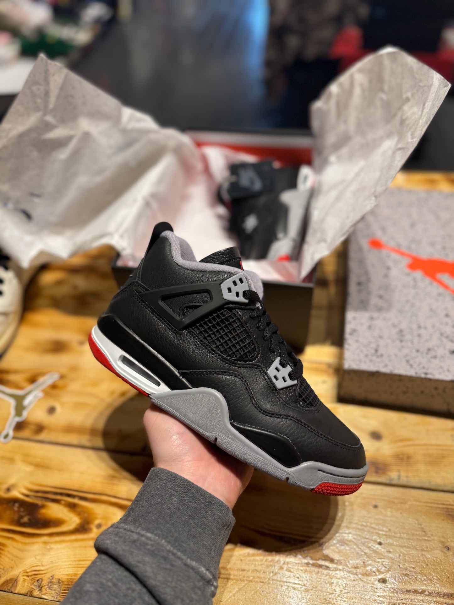 Jordan 4 “bred reimagined”size 5y
