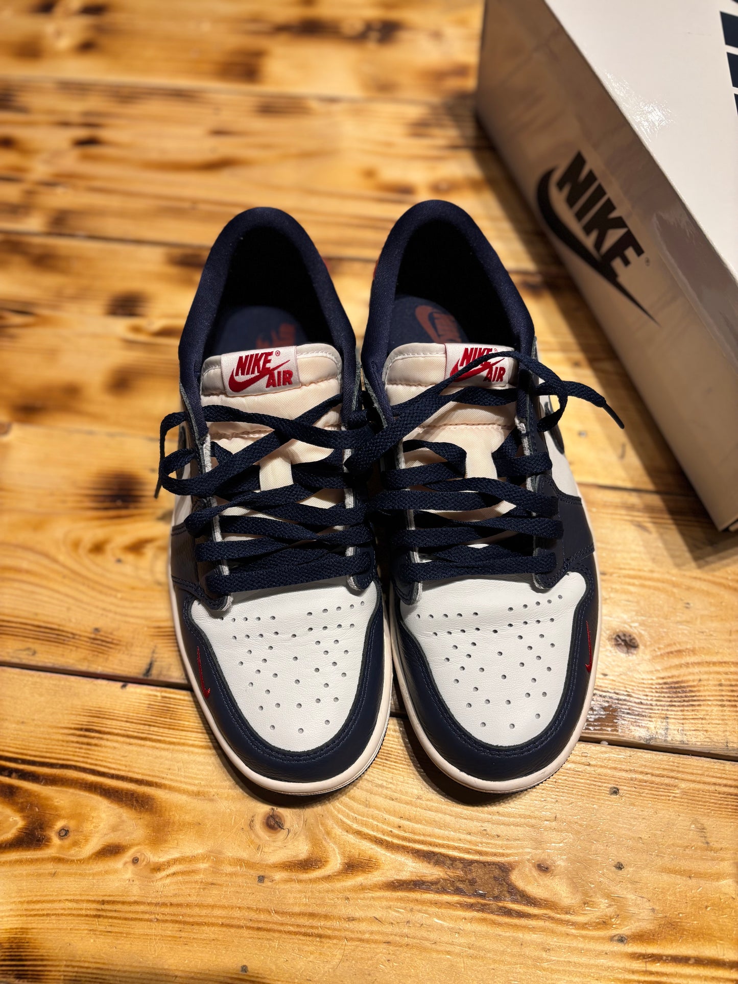 Jordan 1 low Howard university /size 9.5