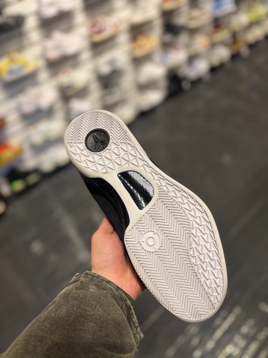 Kobe 8 protro “away”