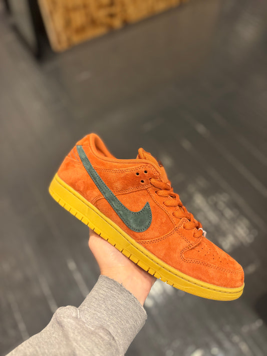 Nike sb dunk “burnt sunrise”