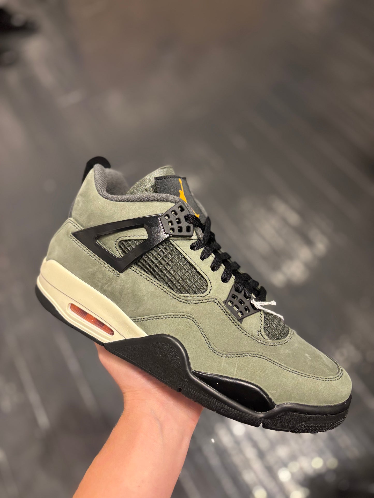 Jordan 4 “undefeated”