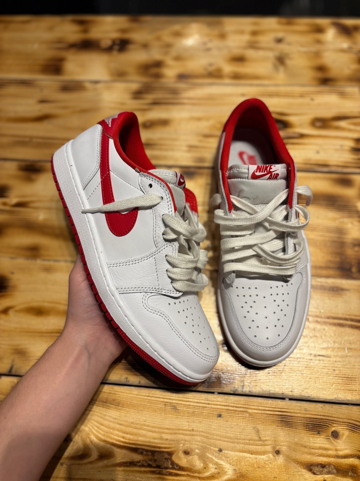 Jordan 1 low red/white-size 9.5