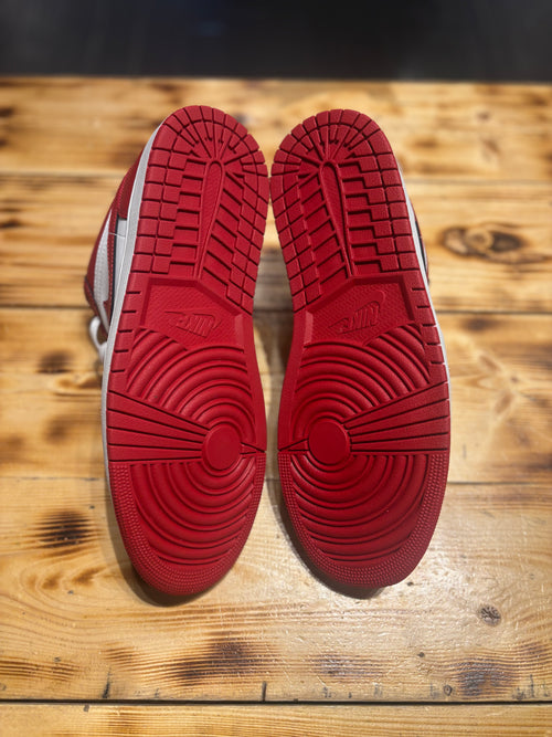 Jordan 1 low gym red/size 10.5