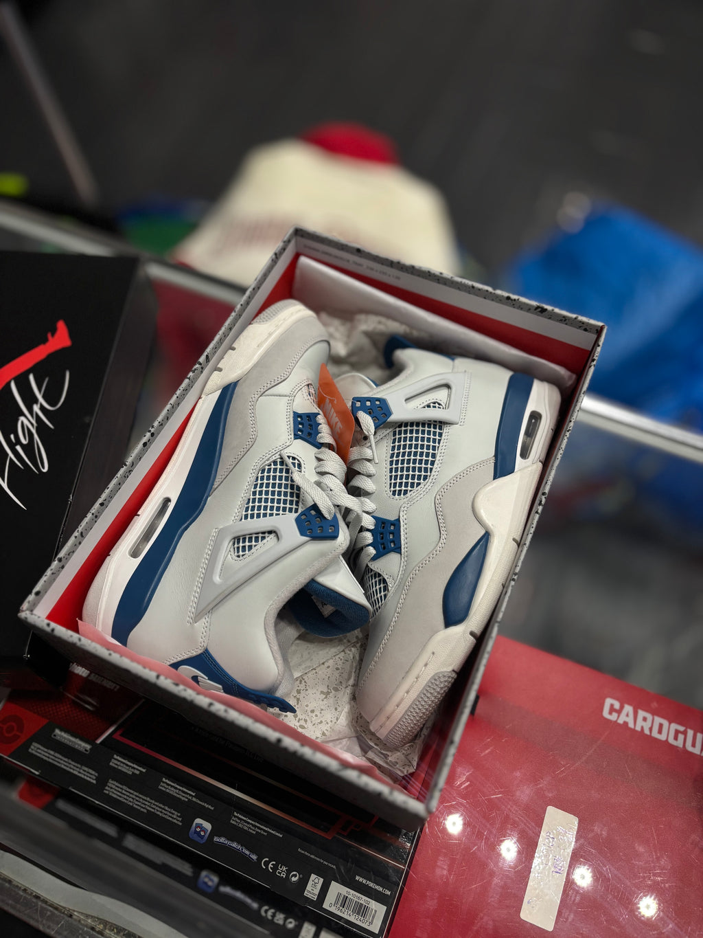 Jordan 4 “blue military”/size 8.5