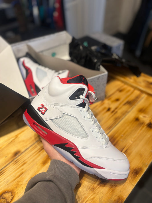 Jordan 5 “fire red”/size 10