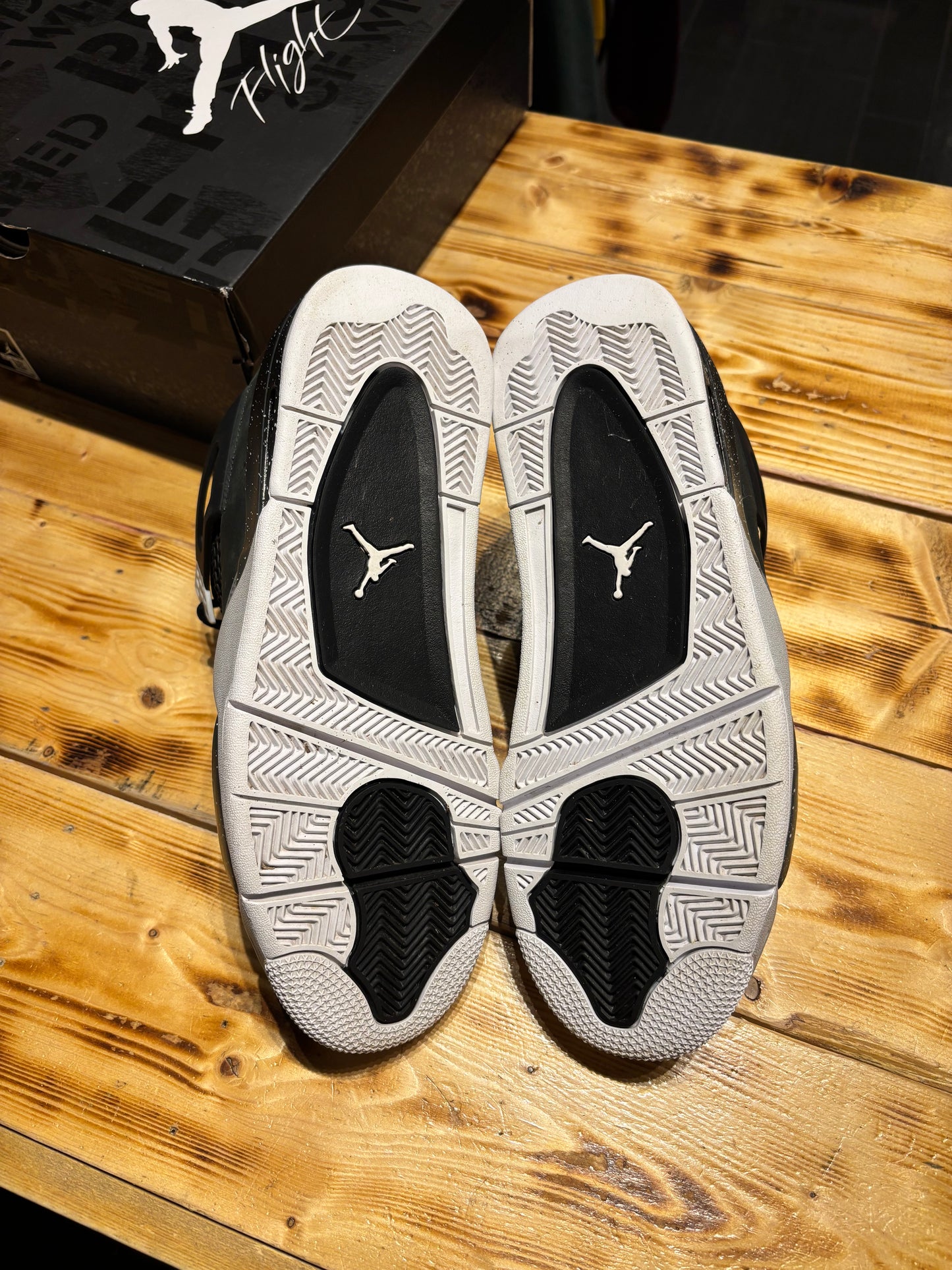Jordan 4 fear/size 11