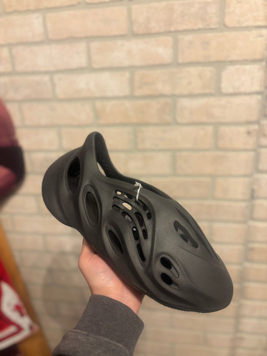 Yeezy foam runner onyx