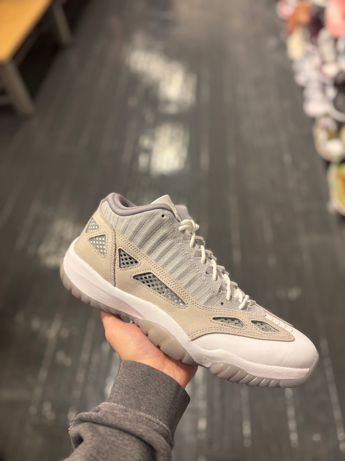 Jordan 11 low ie