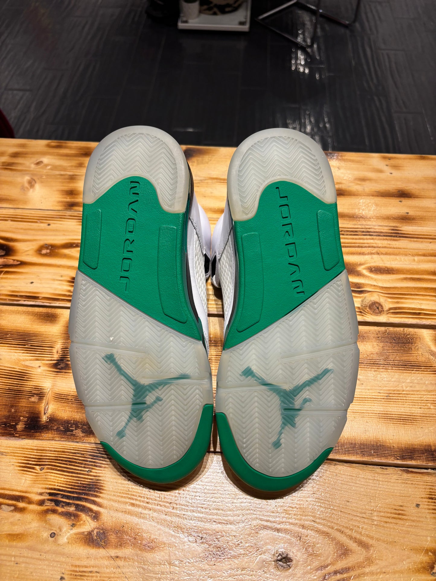 Jordan 5 lucky green/size 10 men
