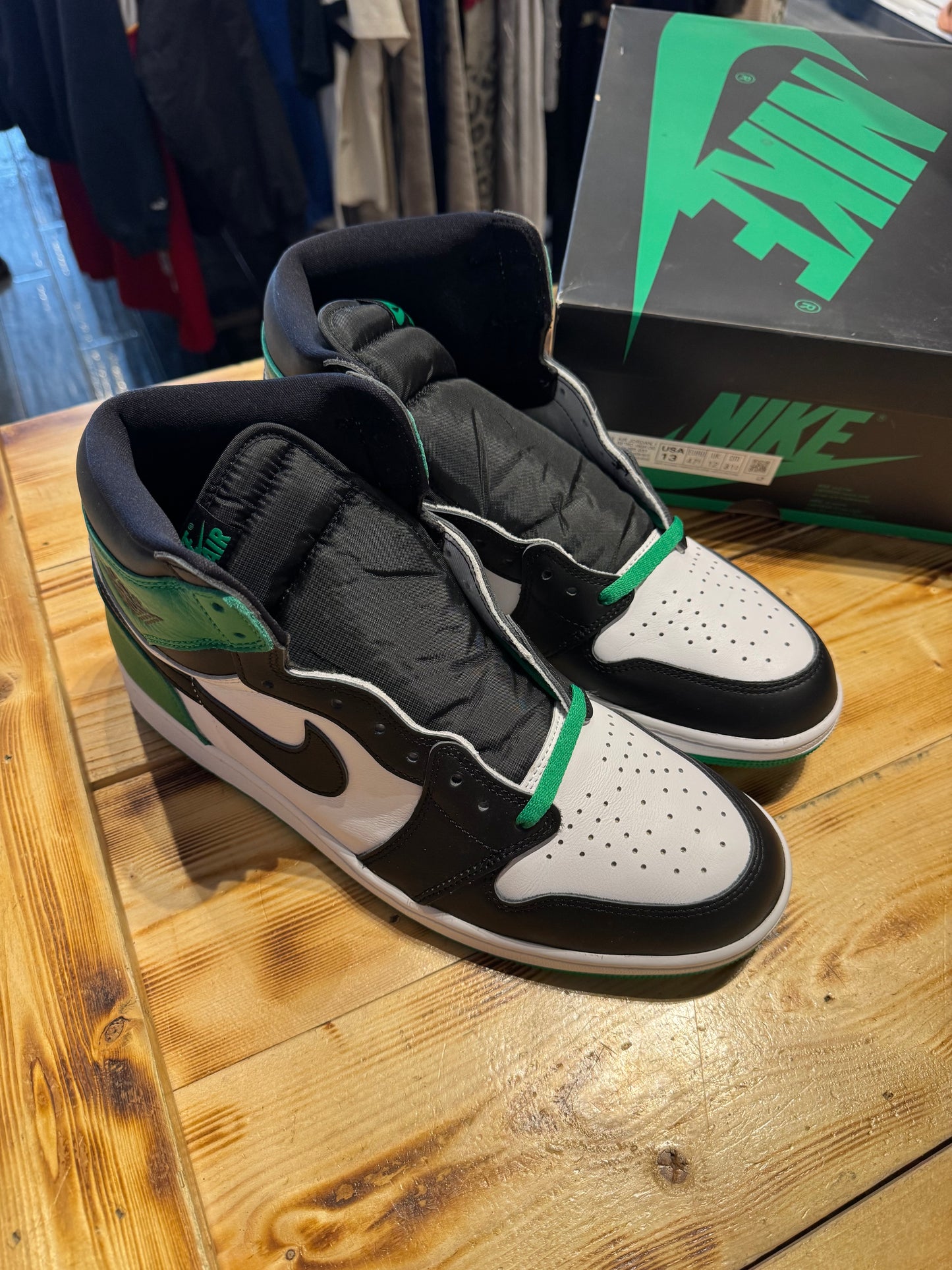 Jordan 1 high “lucky green”/size 13