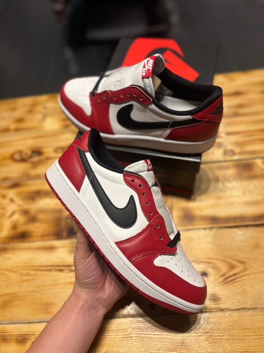 Jordan 1 low “Chicago”/size 10