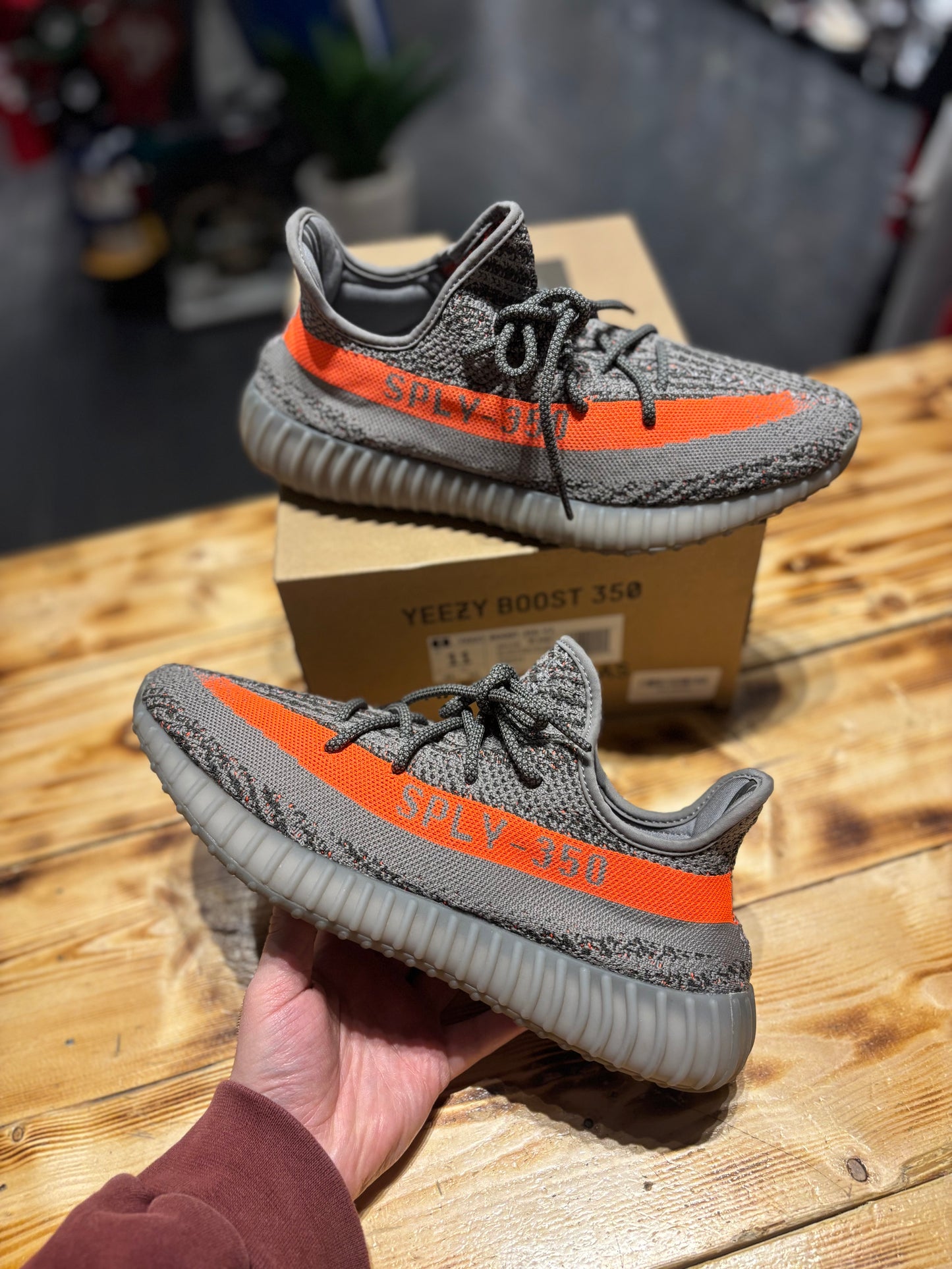 Yeezy 350 beluga reflective / size 11