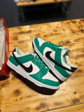 Nike dunk low “Celtics”/size 9