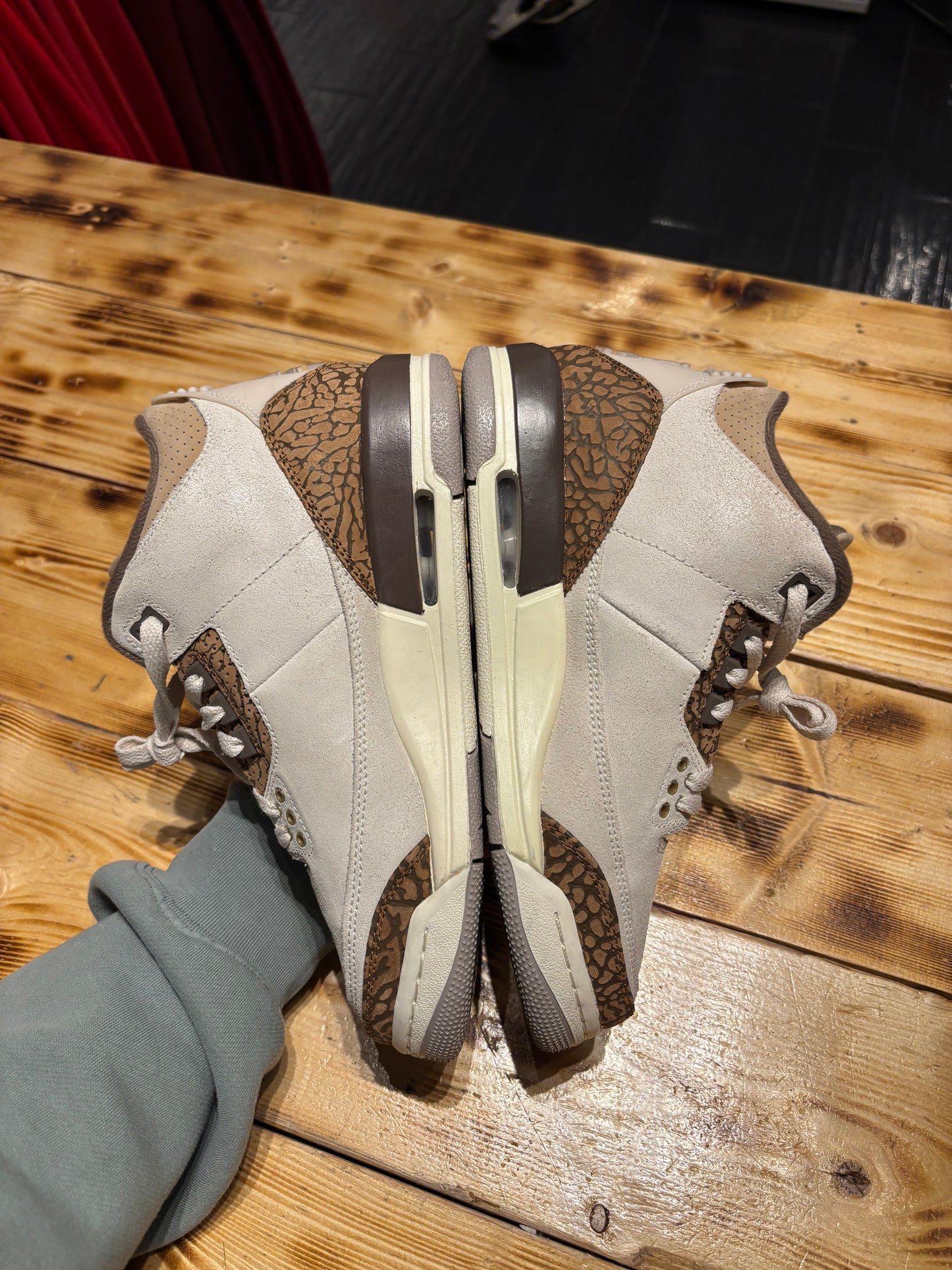 Jordan 3 palomino/size 6.5y