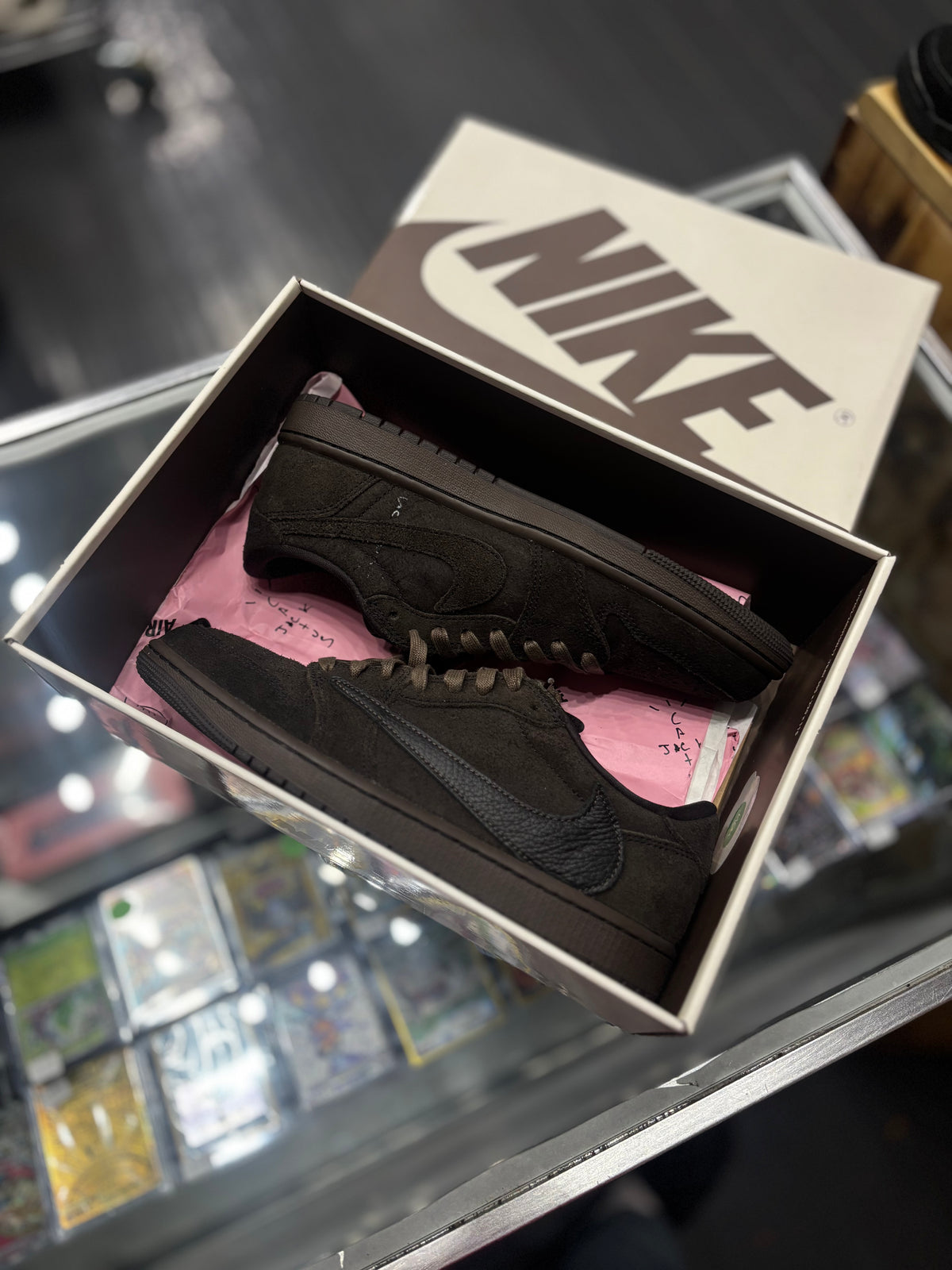 Jordan 1 travis Scott “velvet brown”/size 8.5