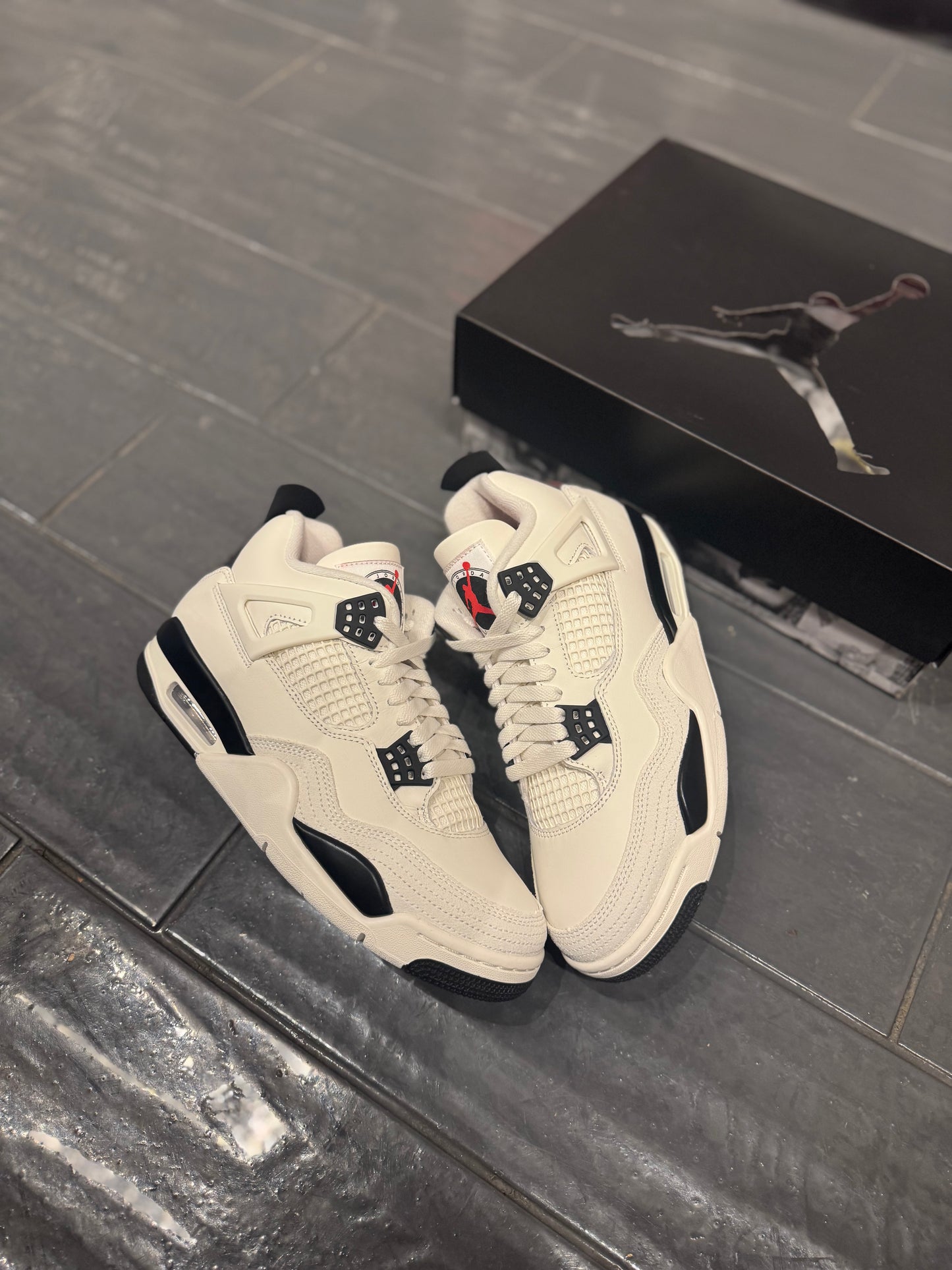 Jordan 4 “flight club”/size 8
