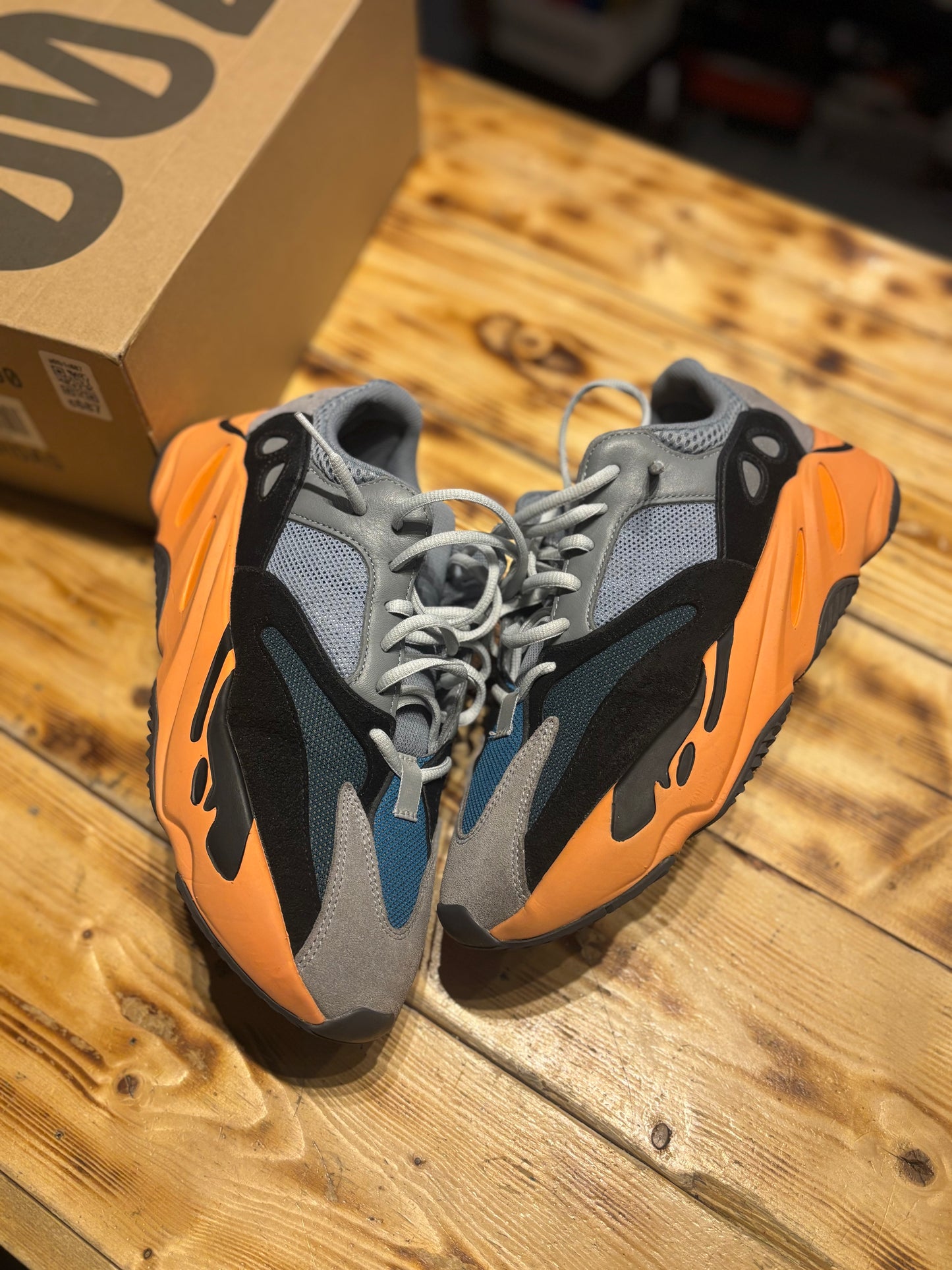 Yeezy 700 “Wash Orange”/size 9.5