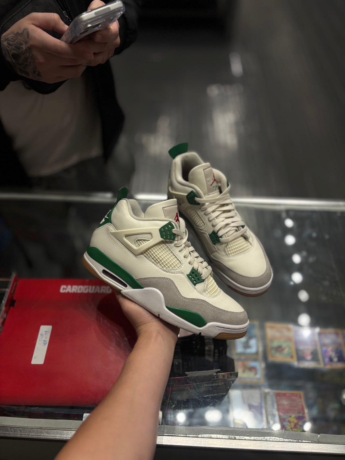 Jordan 4 “pine green”/size 12