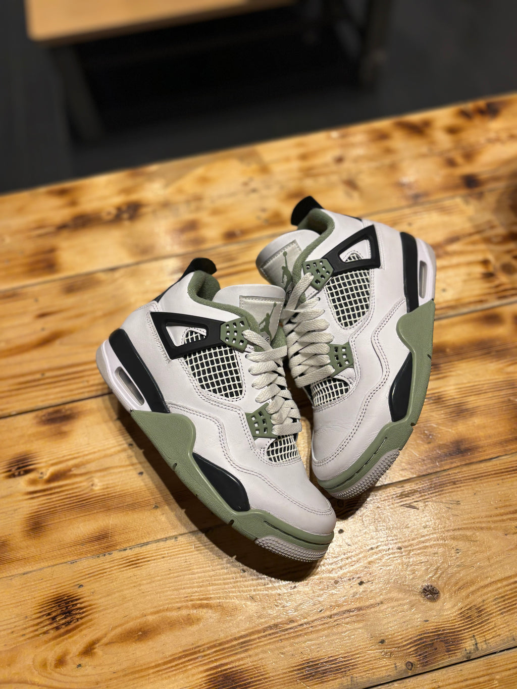 Jordan 4 “seafoam”/size 4.5y(6w)