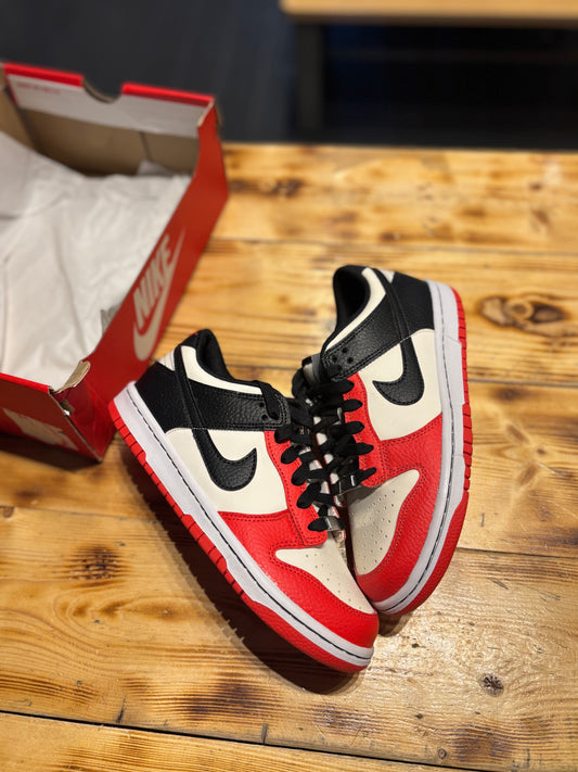 Nike dunk low “Chicago”/size 5.5y(7w)