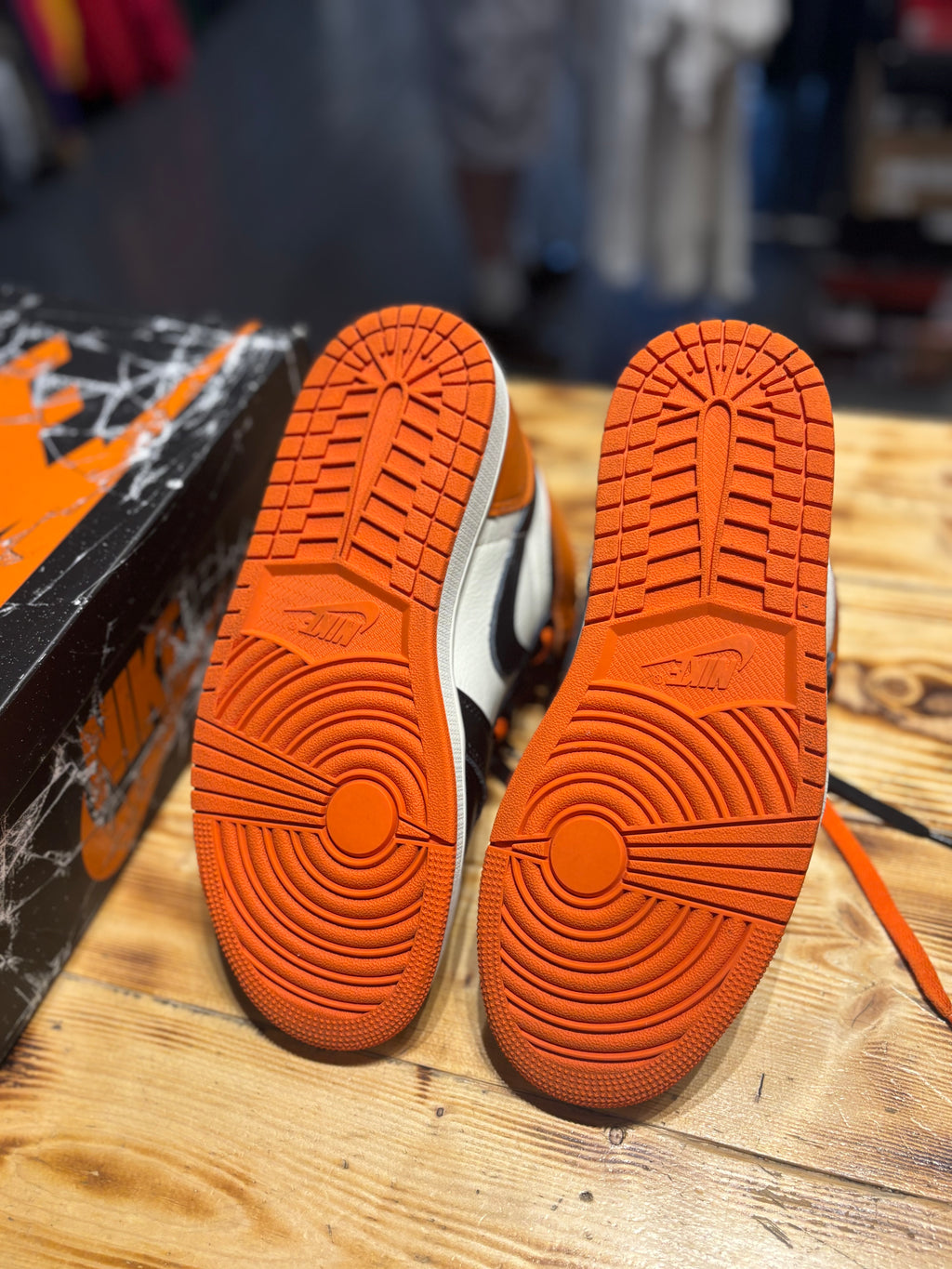 Jordan 1 “shattered back board”/size 8.5