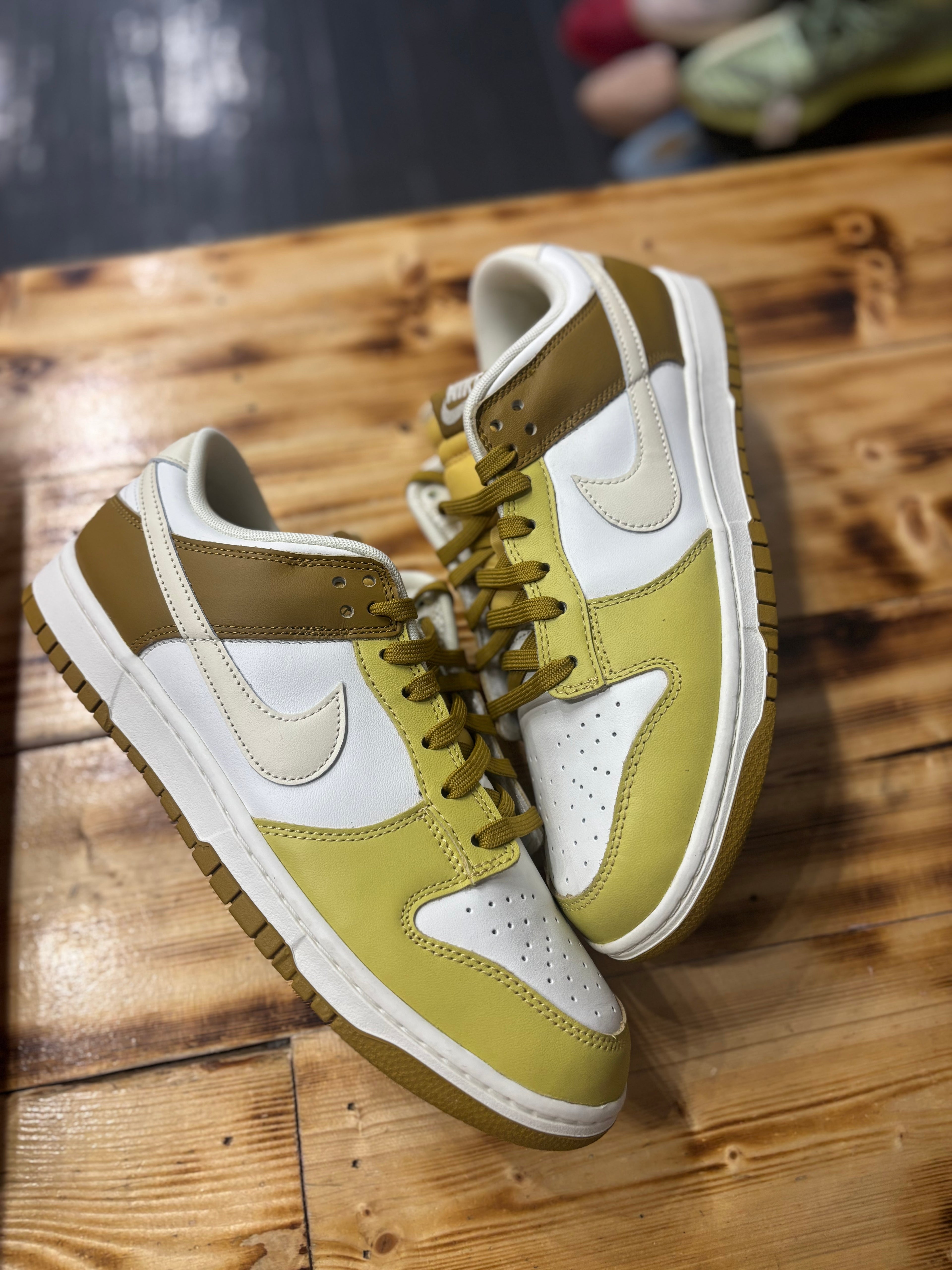 Nike dunk low “bronzine”/size 11.5