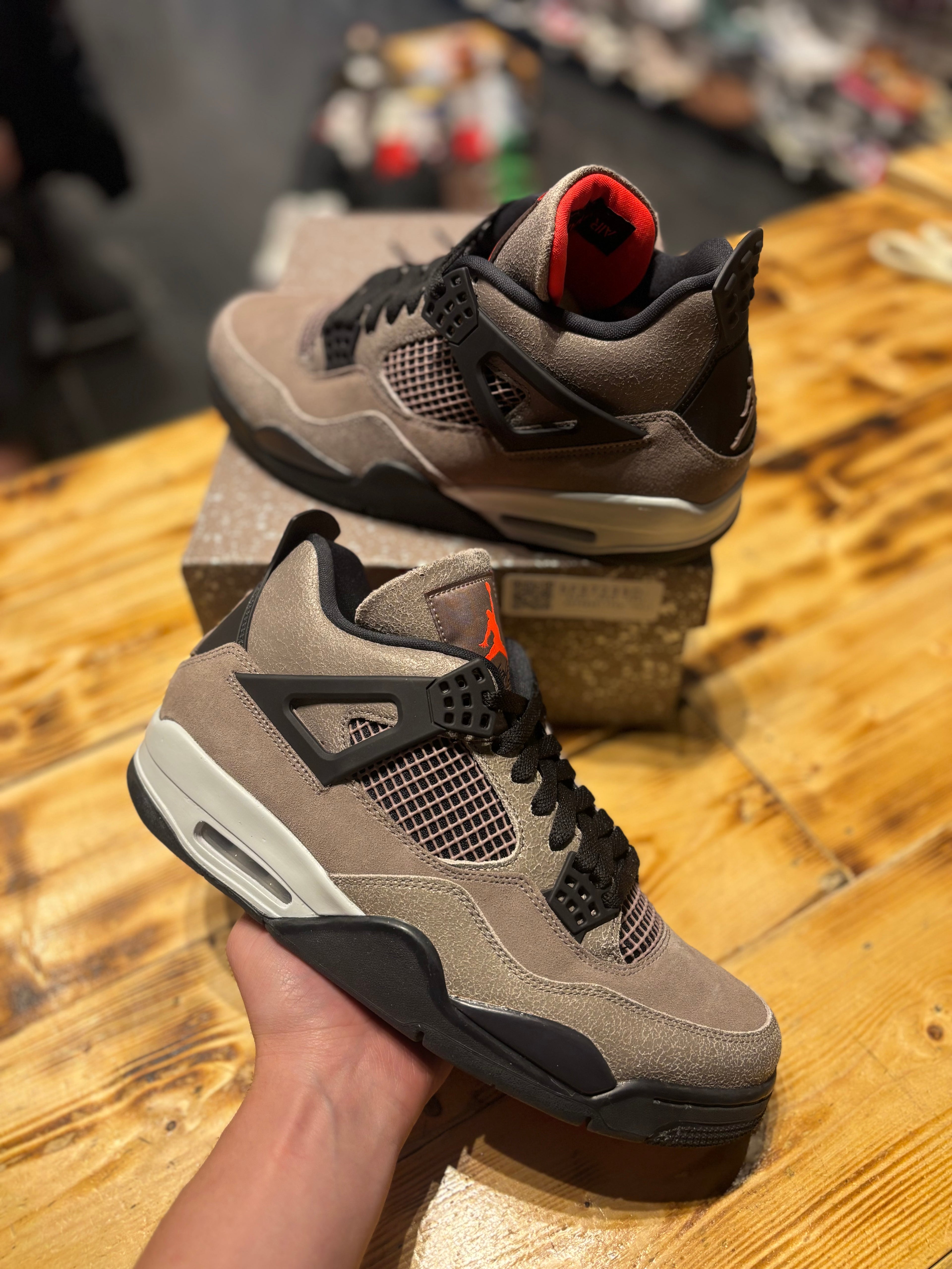 Jordan 4 “Taupe Haze”/size 10.5
