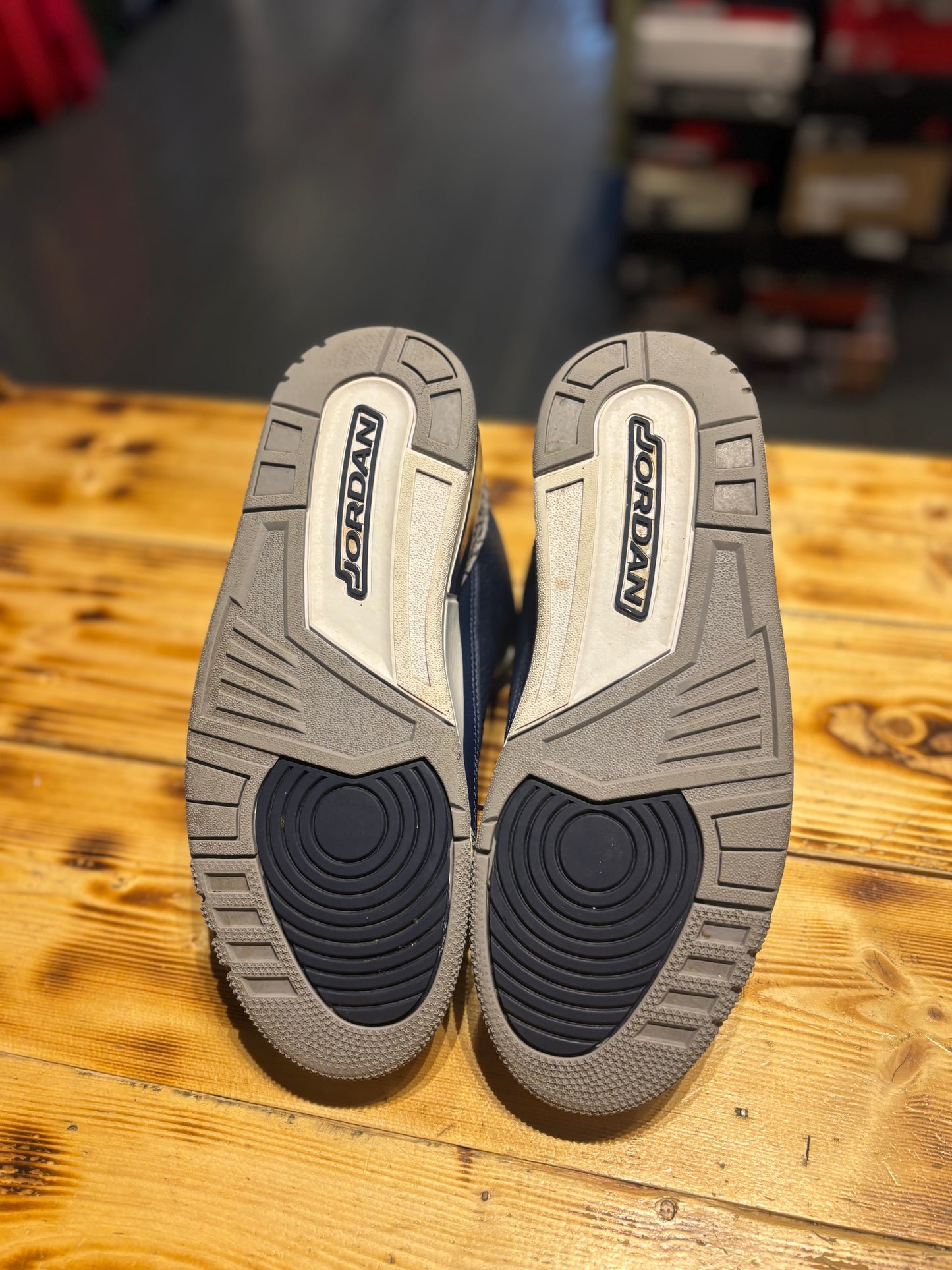 Jordan 3 “Georgetown”/size 9