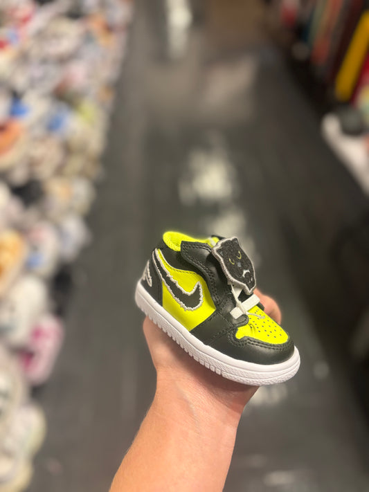 Jordan 1 mid panther