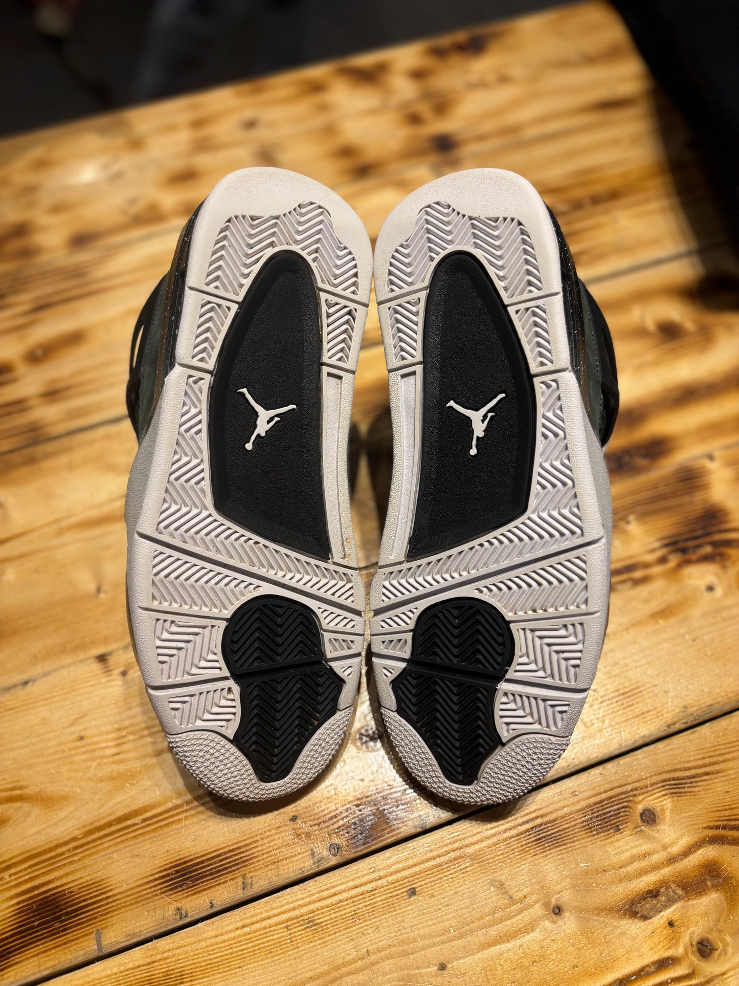 Jordan 4 fear/size 8.5