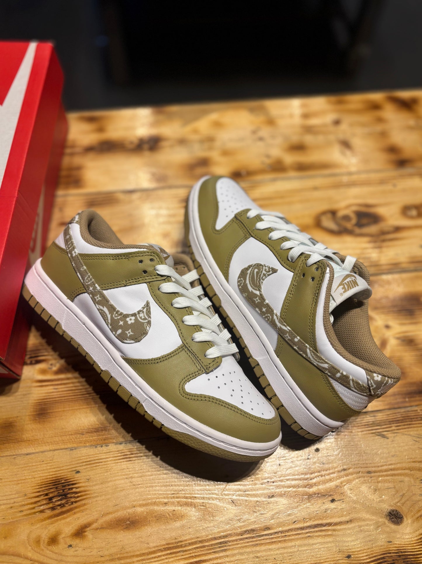 Nike dunk low “Paisley pack Barley”/size 7y(8.5w)