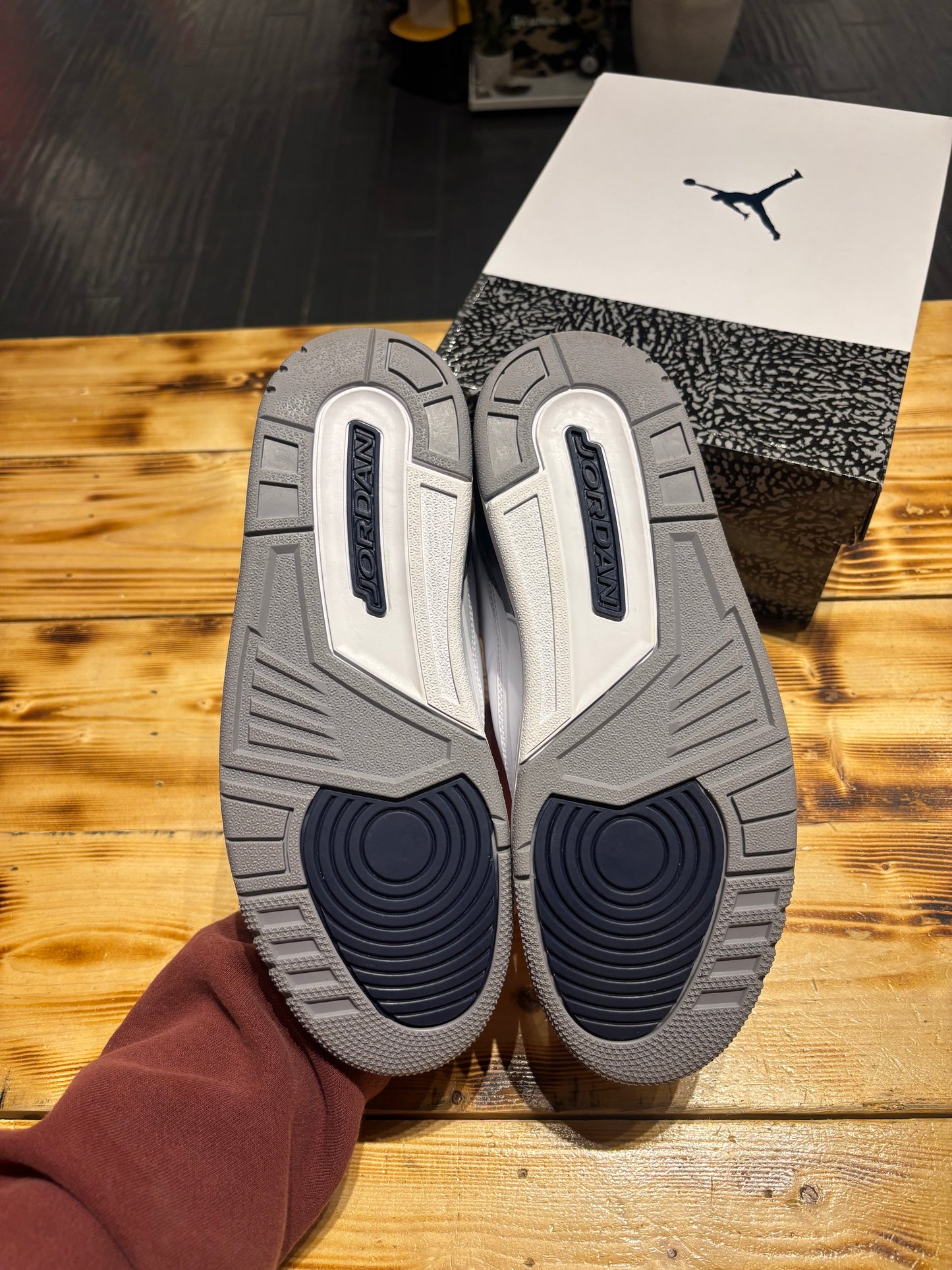 Jordan 3 navy / size 10