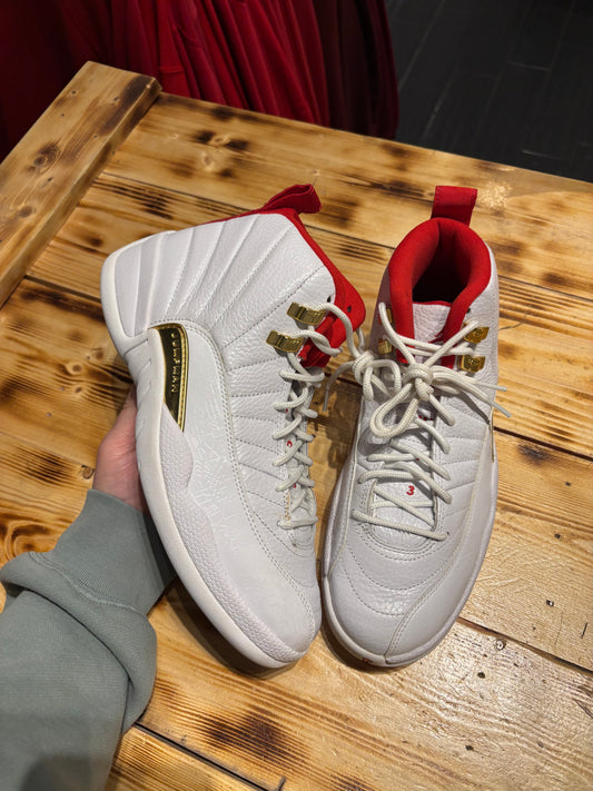 Jordan 12 fiba/ size 8
