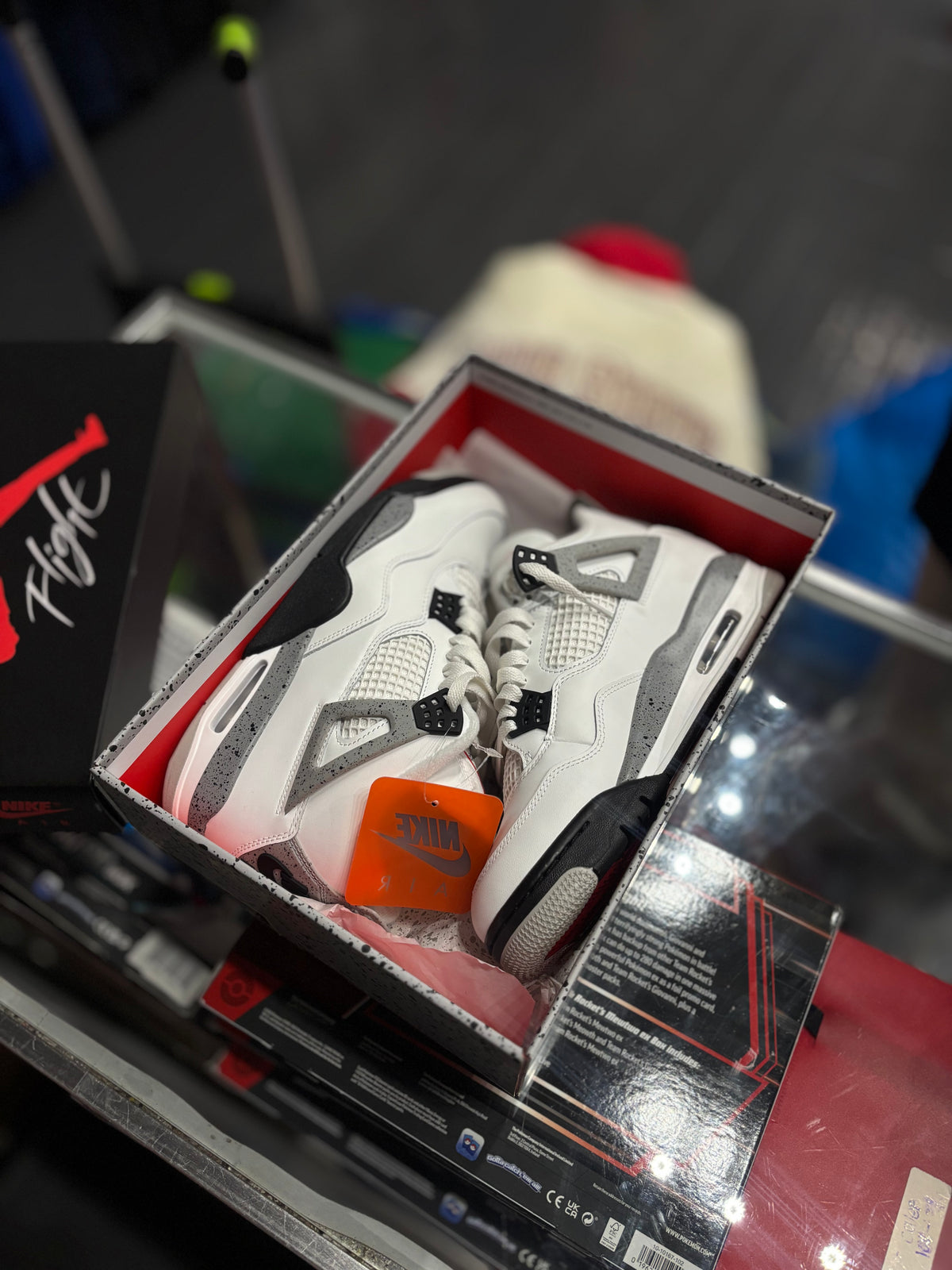 Jordan 4 “white cement”/size 8.5