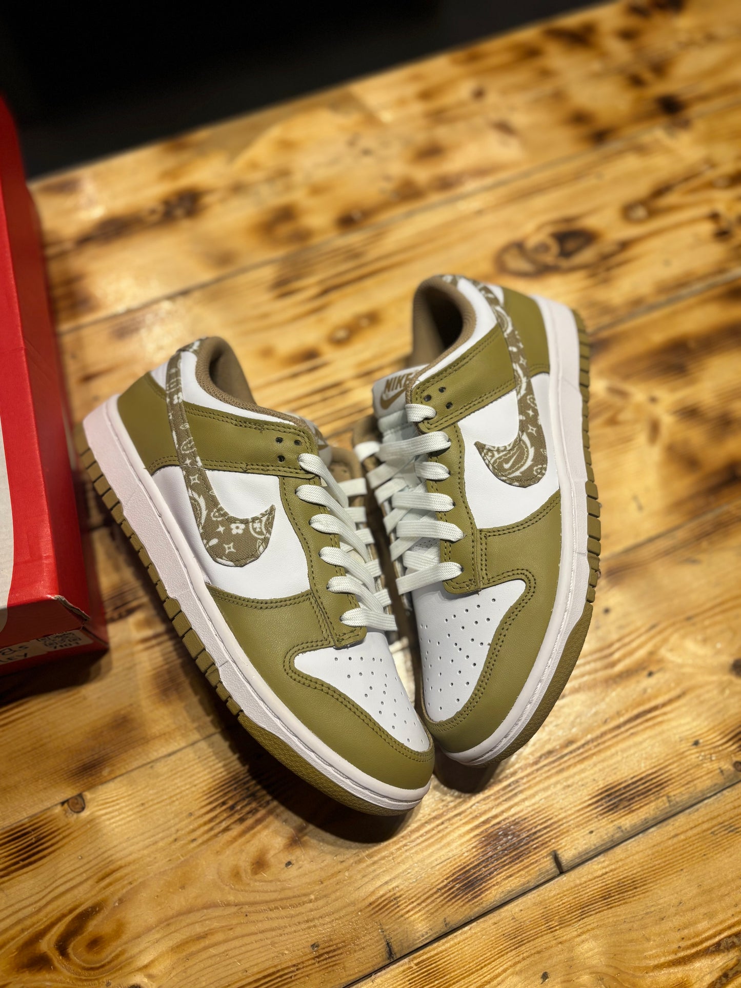 Nike dunk low “Paisley pack Barley”/size 7y(8.5w)