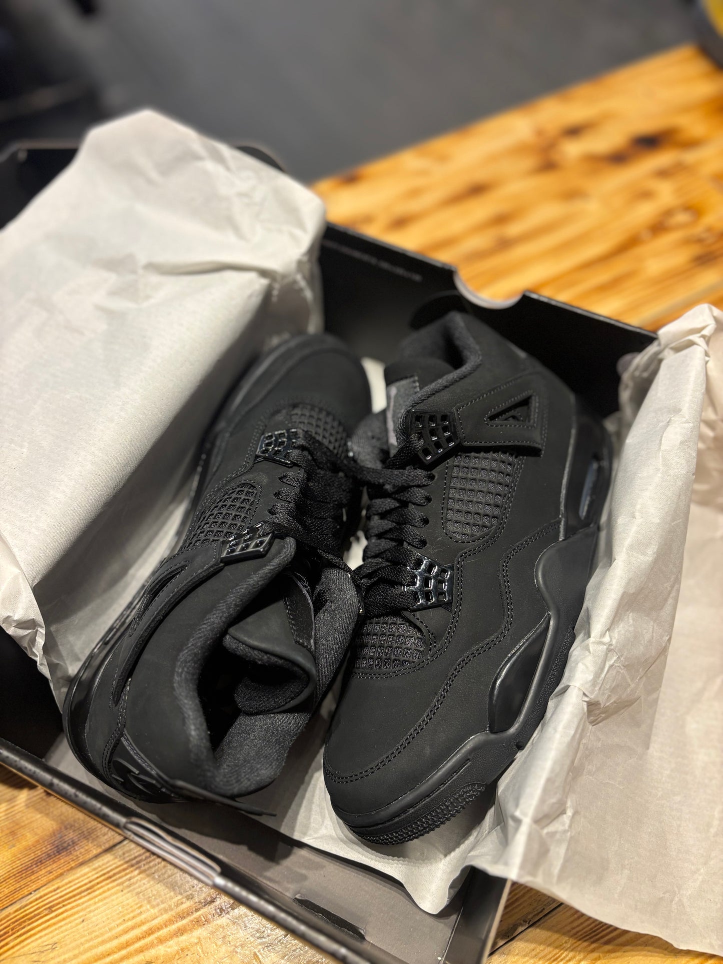 Jordan 4 “black cat” 2025/size 8
