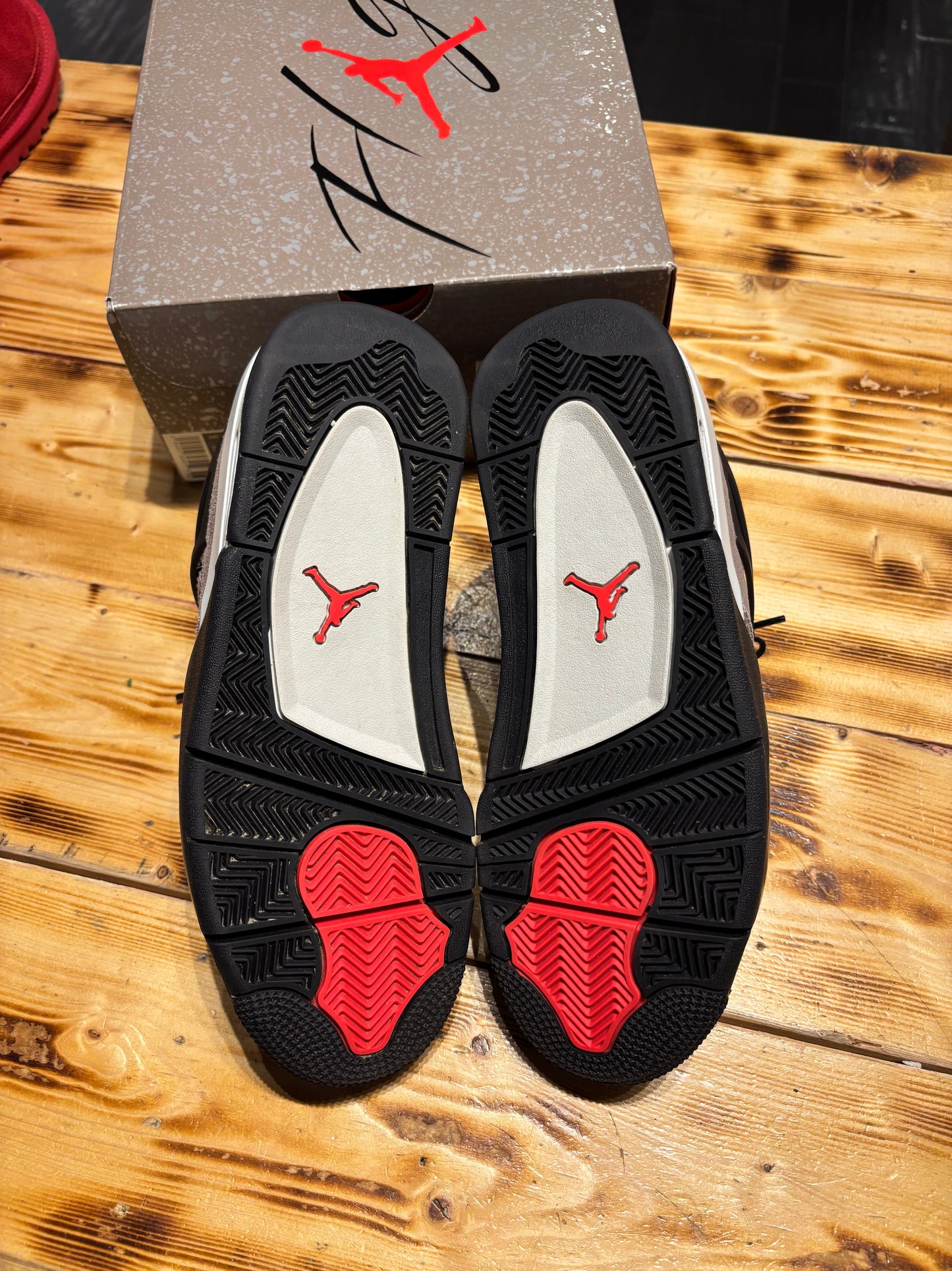 Jordan 4 taupe haze/size 8.5