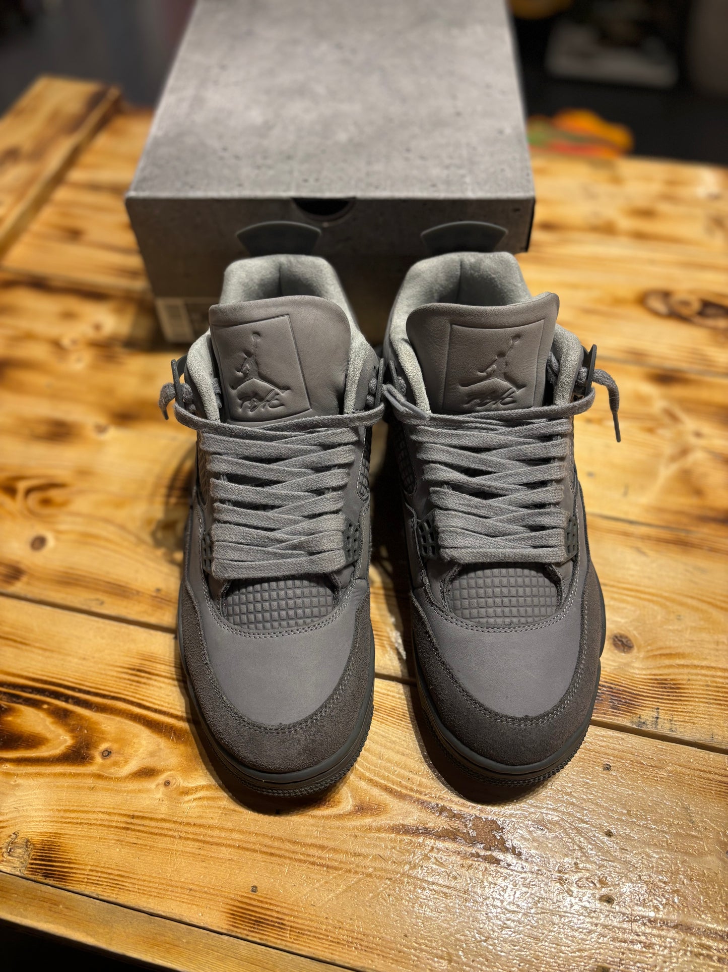 Jordan 4 “wet cement” size 10