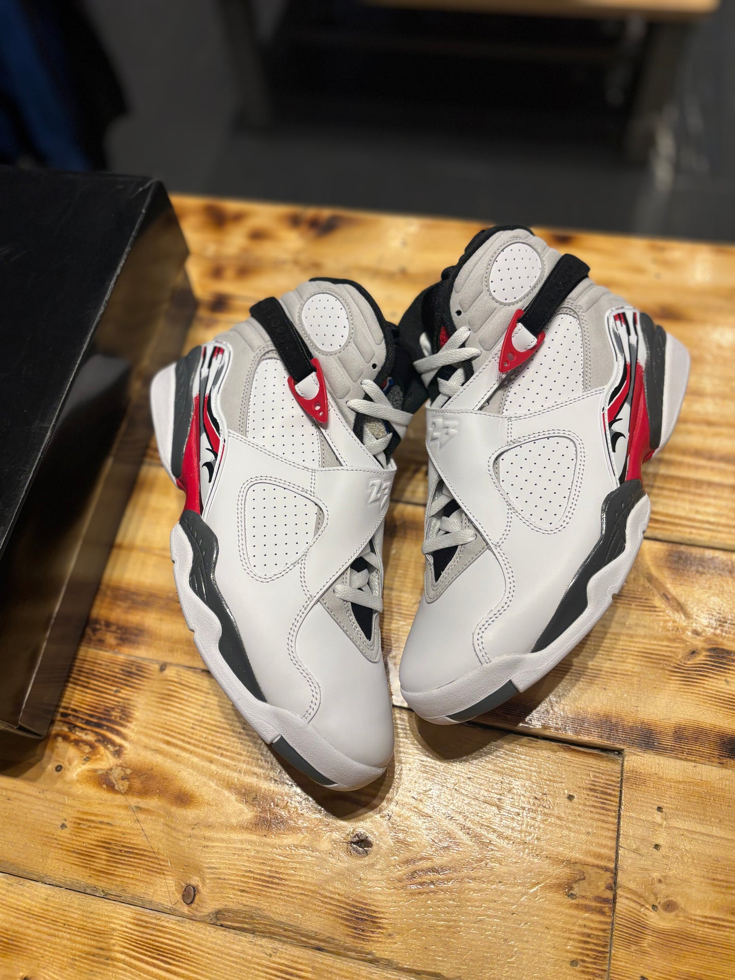 Jordan 8 “White True Red”/size 9.5,11