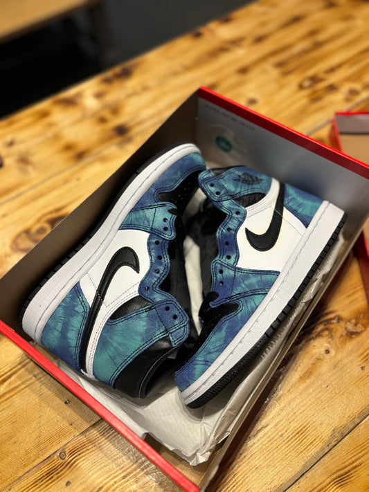 Jordan 1 high “ tie-dye”/size 3.5y(5w)