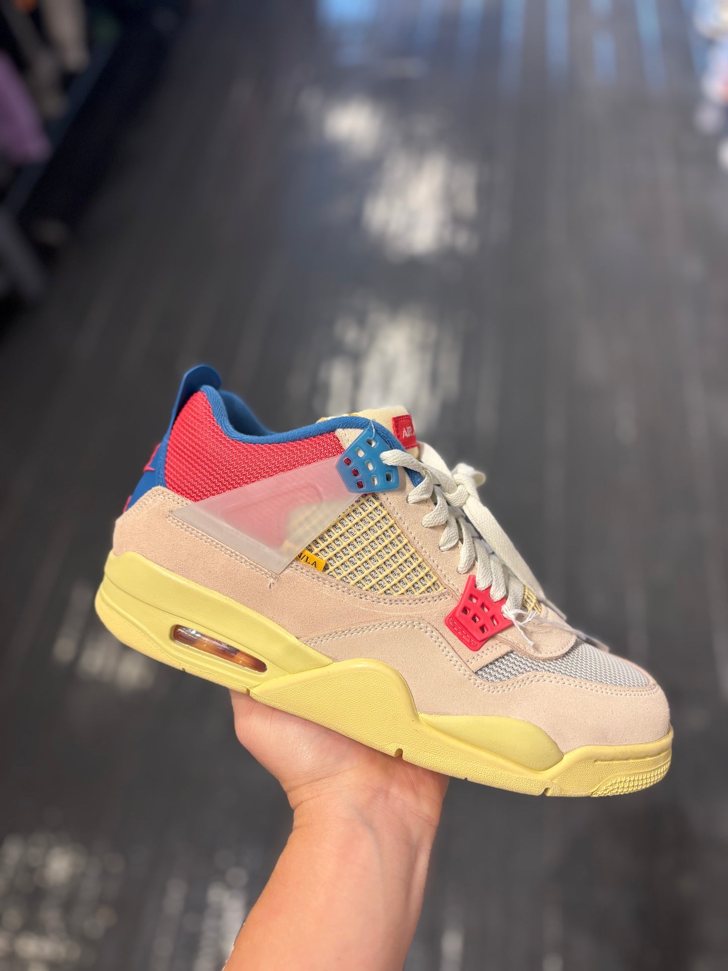 Jordan 4 Union “guava”