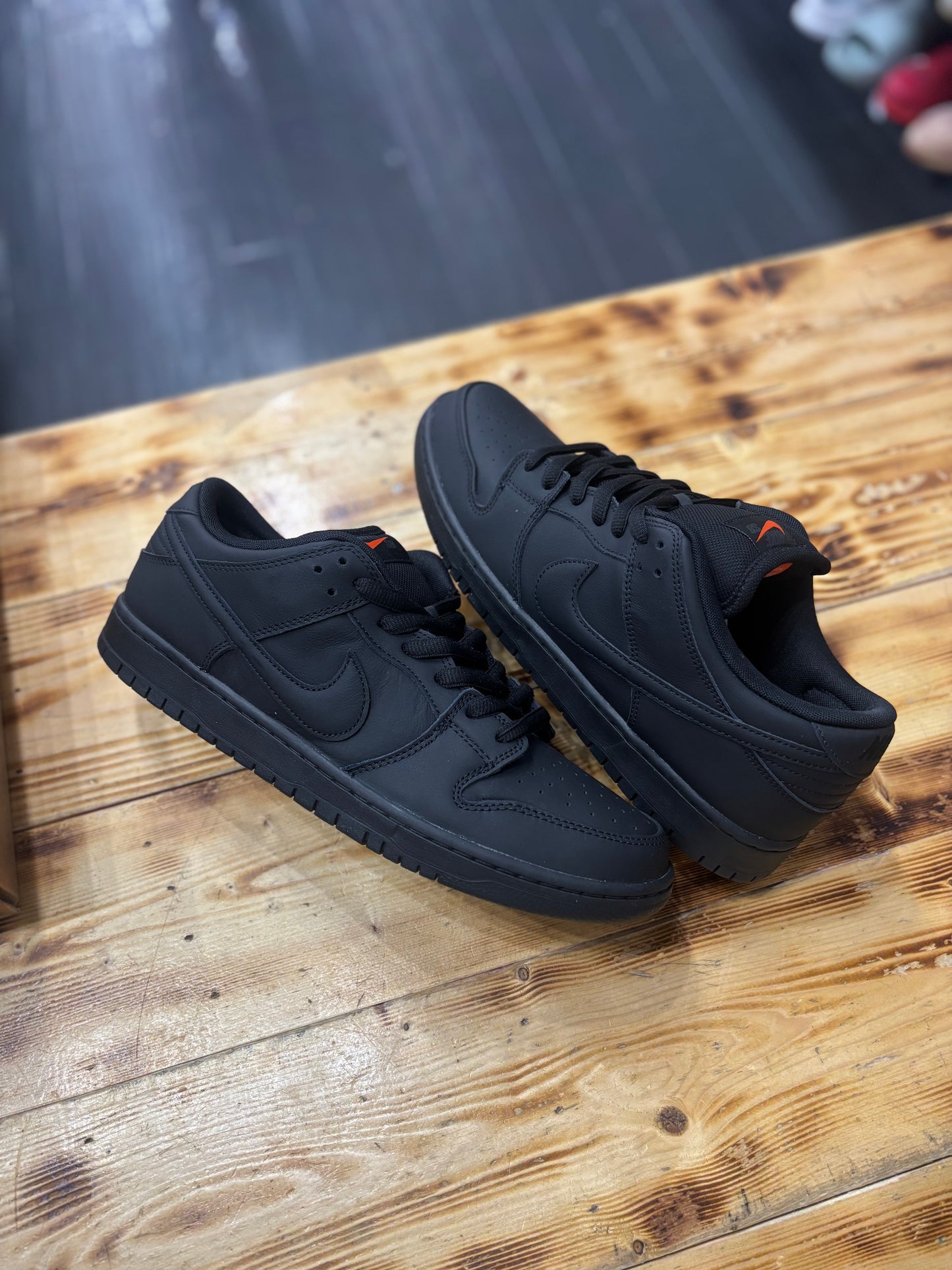 Nike sb low “triple black”/size 13