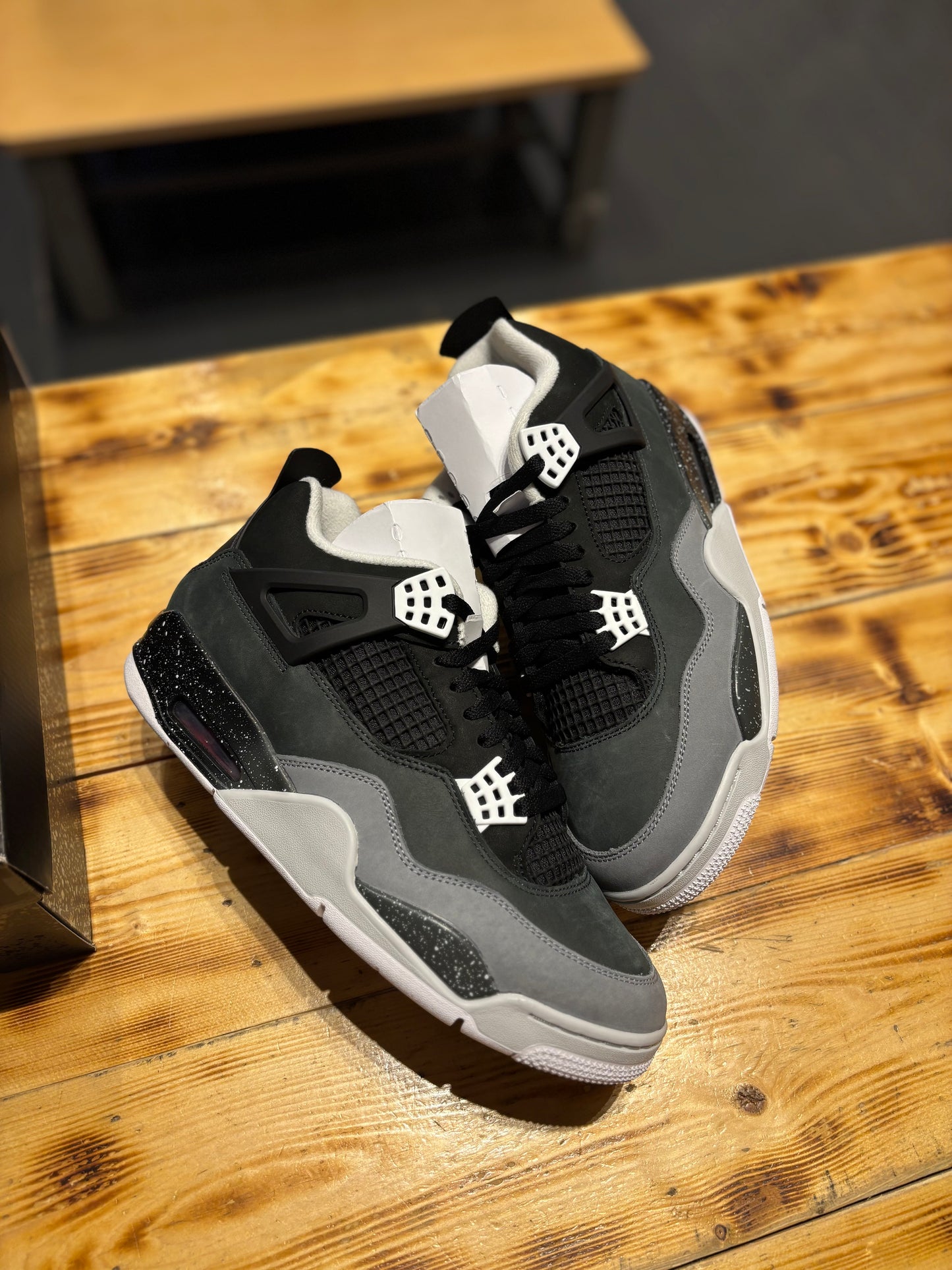Jordan 4 “fear”/size 10