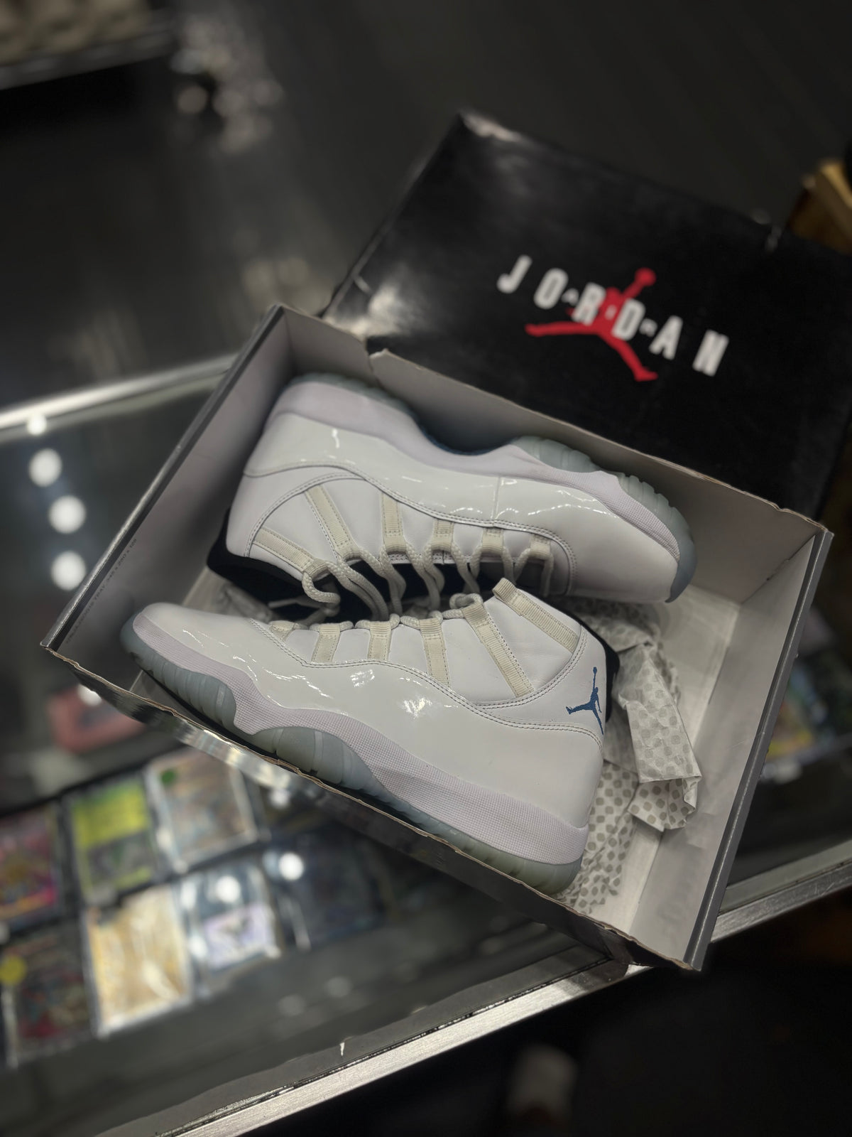 Jordan 11 “legend blue”/size 9.5