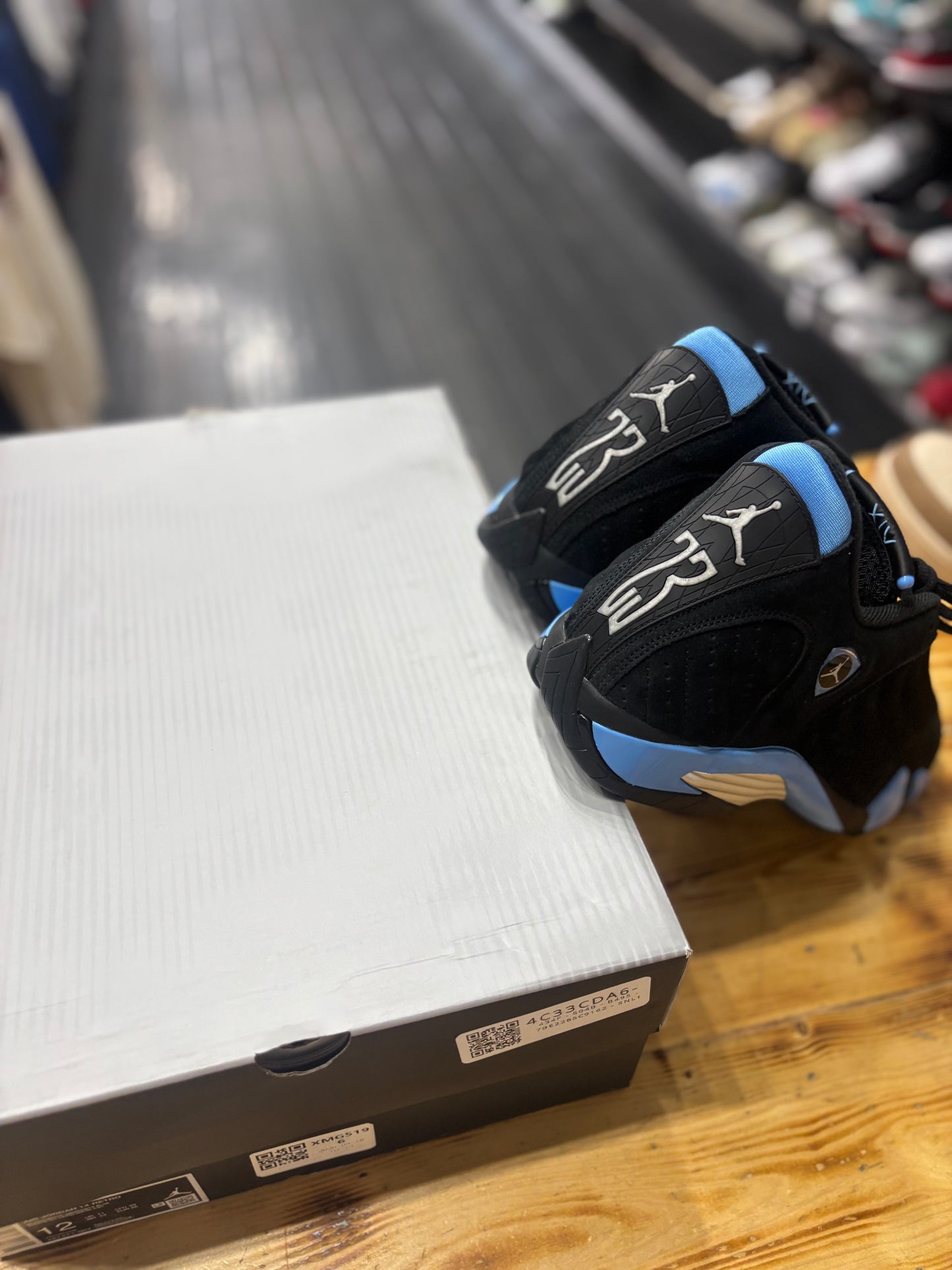 Jordan 14 “black university blue”/size 12