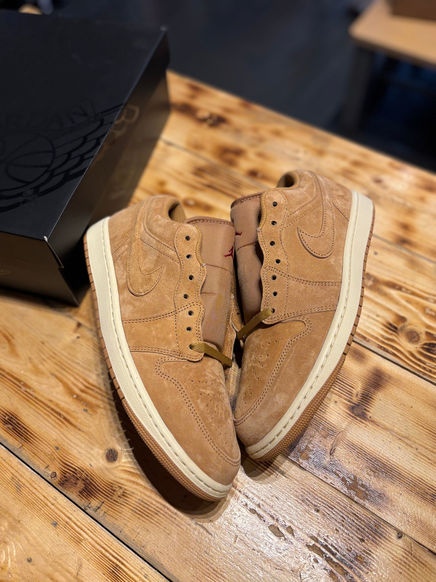 Jordan 1 “flax”/size 12