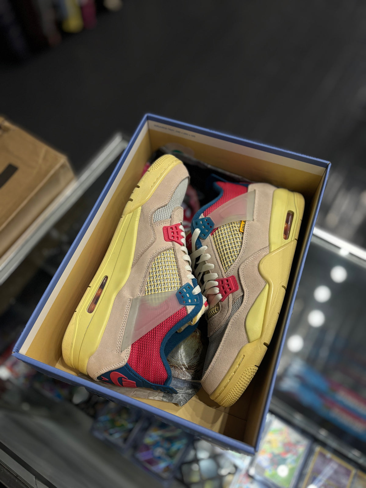 Jordan 4 Union “guava”/size 11