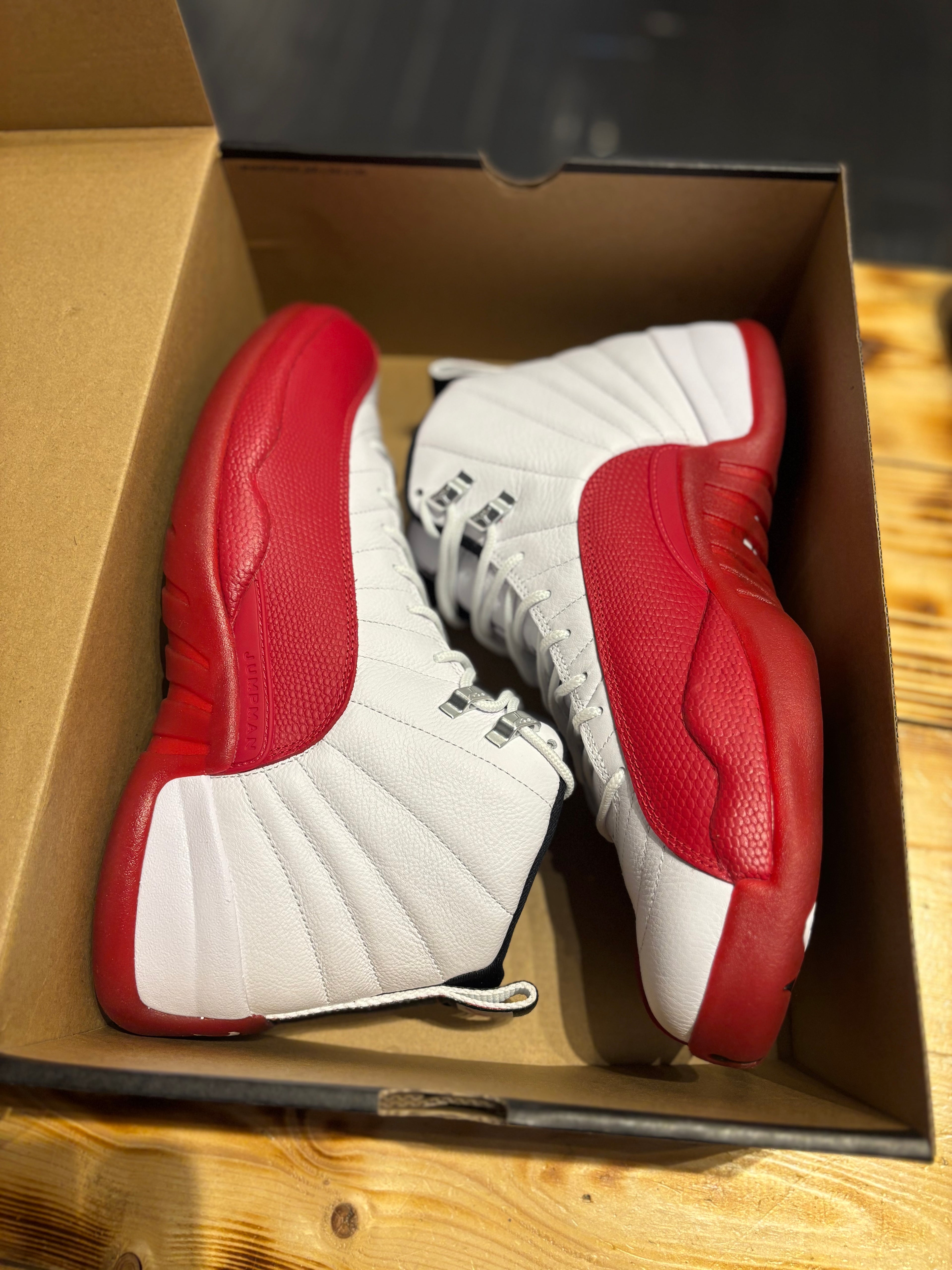 Jordan 12 cherry/size 12