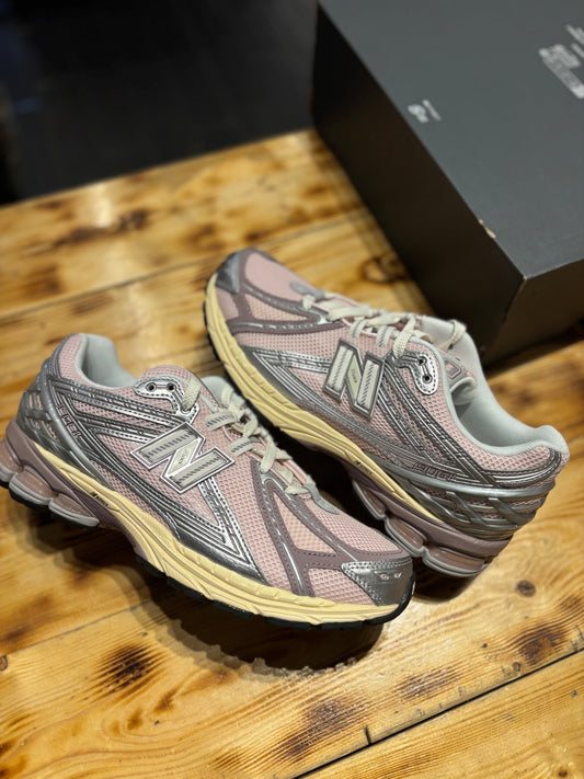 New Balance 1906 “Rose Sugar Silver”/size 9,10
